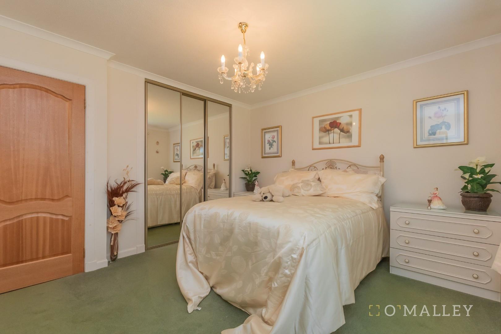 19. Bedroom 1 2.jpg